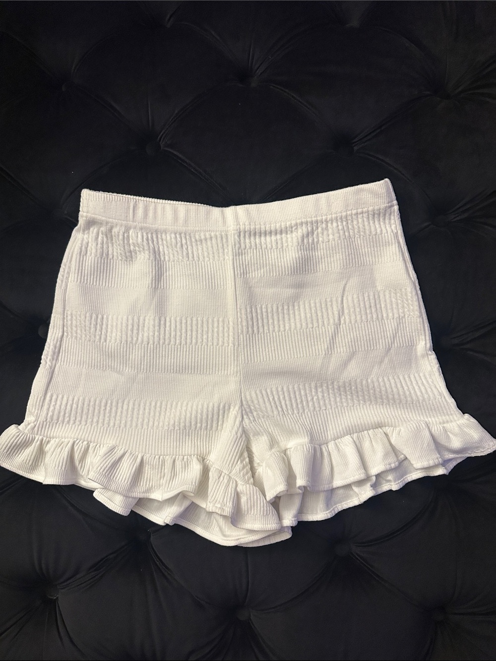 SHEIN White Knit Ruffle Hem Shorts